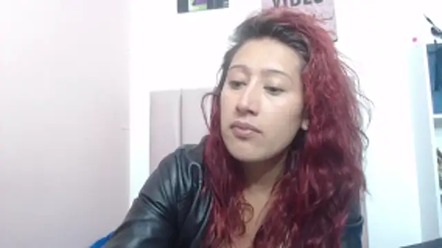 Snapshot of Chloe_Wiild chatting on November 2025 03:40:02 AM Chloe Wiild online show from November 2025 03:40:02 AM