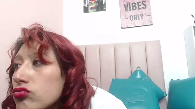 Snapshot of Chloe_Wiild chatting on November 2025 03:50:02 AM Chloe Wiild online show from November 2025 03:50:02 AM