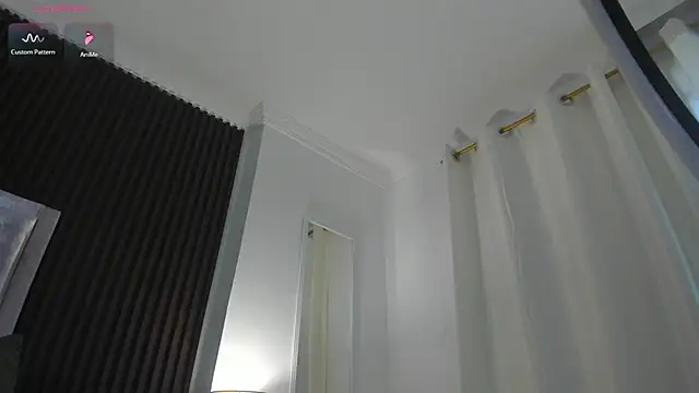 Zahra milks online show from April 2026 01:23:01 PM