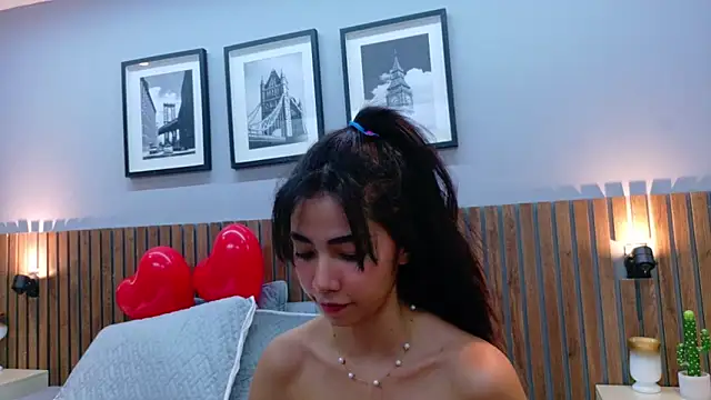 luna roja25 online show from February 2026 12:56:01 PM