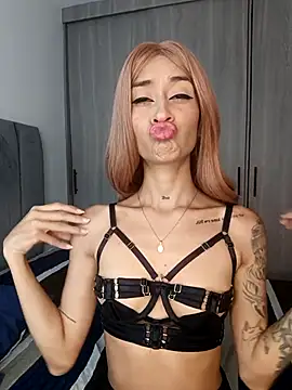 Snapshot of SunshineLizzy chatting on March 2026 05:56:02 AM SunshineLizzy online show from March 2026 05:56:02 AM