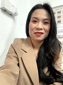 Baby-mmm online show from November 2025 07:02:02 AM