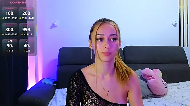 AmyKent  online show from November 2025 04:20:01 PM