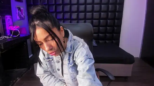 ashlyy sweet  online show from April 2026 07:07:02 PM