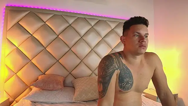 Snapshot of EclipseandFlame chatting on October 2025 02:23:02 PM EclipseandFlame online show from October 2025 02:23:02 PM