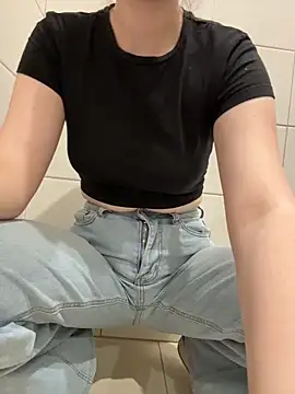 Cumonmme online show from November 2025 11:14:01 PM