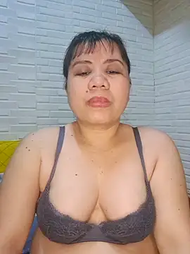 hotlyn45 online show from March 2026 09:19:01 PM