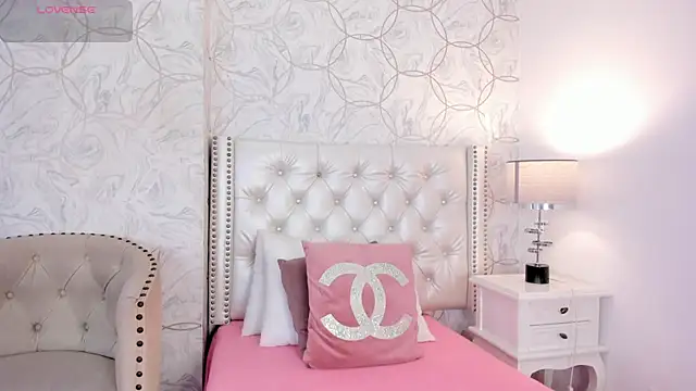 amara rousse online show from December 2025 11:28:02 AM