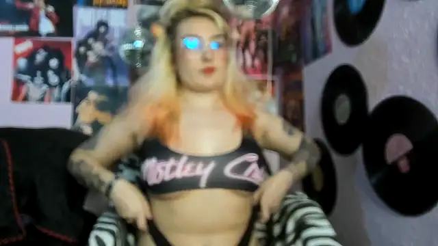 Avril Maria online show from March 2026 07:19:01 PM