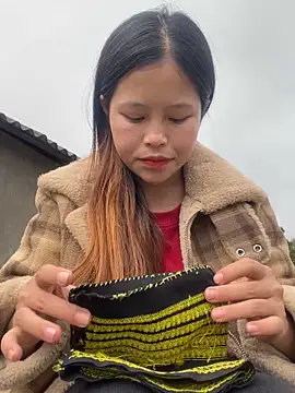 O o UwU o O online show from February 2026 05:49:01 AM