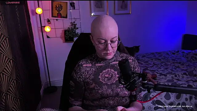 Snapshot of MossPrince chatting on November 2025 04:18:02 PM MossPrince online show from November 2025 04:18:02 PM