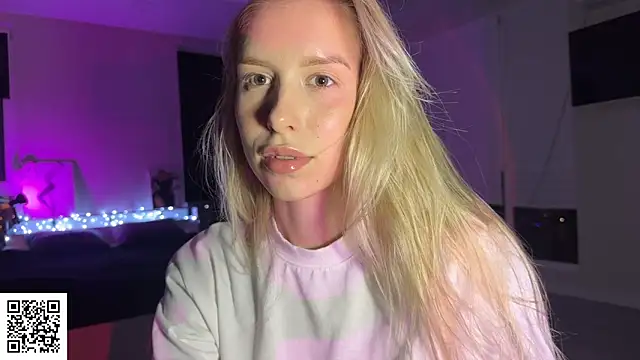 ElysiaXo online show from November 2025 10:57:02 PM