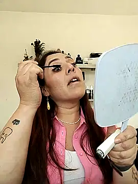 denissebombon online show from February 2026 06:25:01 PM