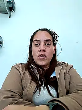 denissebombon online show from February 2026 06:34:02 PM