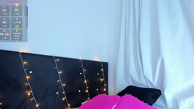 Danaa moore  online show from October 2025 03:49:02 AM