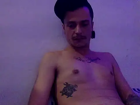 Snapshot of chrisalmeid_ chatting on September 2025 07:20:02 AM chrisalmeid online show from September 2025 07:20:02 AM