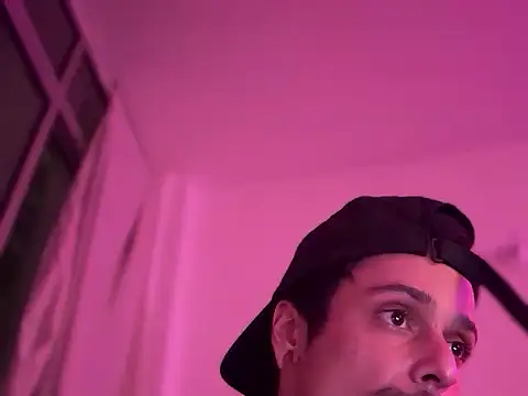 Snapshot of chrisalmeid_ chatting on November 2025 03:28:02 AM chrisalmeid online show from November 2025 03:28:02 AM