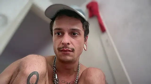 Snapshot of chrisalmeid_ chatting on February 2026 03:44:01 PM chrisalmeid online show from February 2026 03:44:01 PM