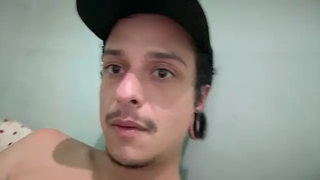Snapshot of chrisalmeid_ chatting on March 2026 05:11:01 AM chrisalmeid online show from March 2026 05:11:01 AM