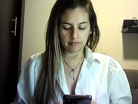Snapshot of Valery__Rouse_ chatting on April 2026 01:56:02 AM Valery Rouse online show from April 2026 01:56:02 AM