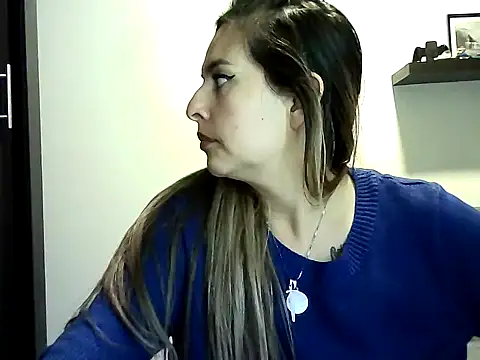 Snapshot of Valery__Rouse_ chatting on May 2026 12:07:01 AM Valery Rouse online show from May 2026 12:07:01 AM