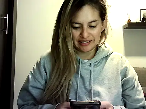 Snapshot of Valery__Rouse_ chatting on May 2026 12:03:02 PM Valery Rouse online show from May 2026 12:03:02 PM