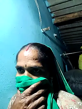 Snapshot of Hot-honi chatting on November 2025 01:24:03 PM Hot-honi online show from November 2025 01:24:03 PM