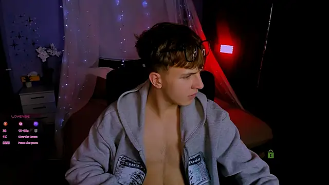 travis wolf  online show from November 2025 07:58:02 PM