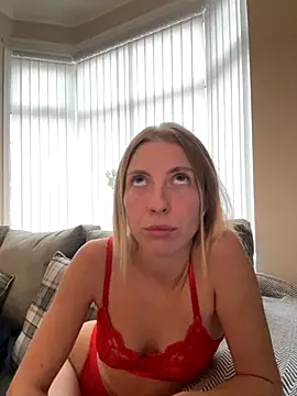 Snapshot of CheekyChelseaX chatting on September 2025 04:01:02 PM CheekyChelseaX online show from September 2025 04:01:02 PM