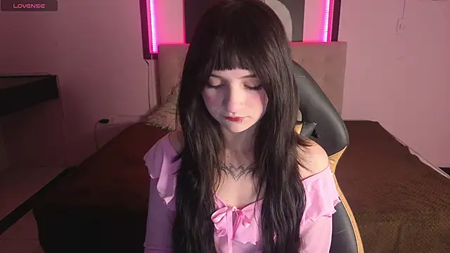  Charlotte Collins  online show from February 2026 03:06:02 PM