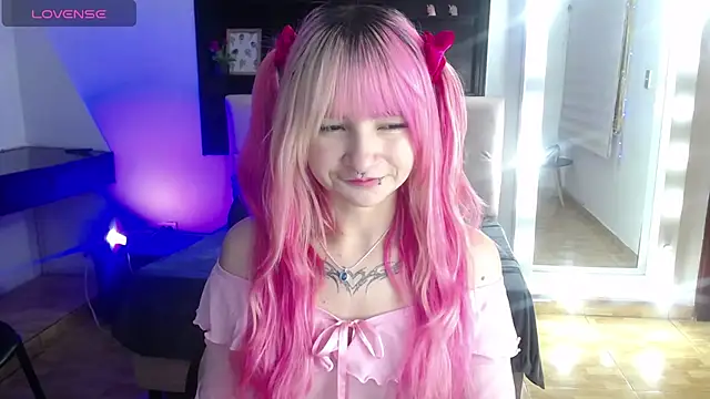 Snapshot of _Charlotte_Collins_ chatting on July 2026 04:29:02 PM Charlotte Collins online show from July 2026 04:29:02 PM
