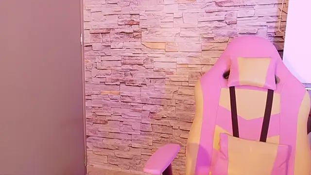 Snapshot of liz_monserrat_1 chatting on January 2026 07:28:02 PM liz monserrat 1 online show from January 2026 07:28:02 PM