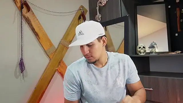 Snapshot of massimo_vidal_ chatting on September 2025 12:05:02 PM massimo vidal online show from September 2025 12:05:02 PM