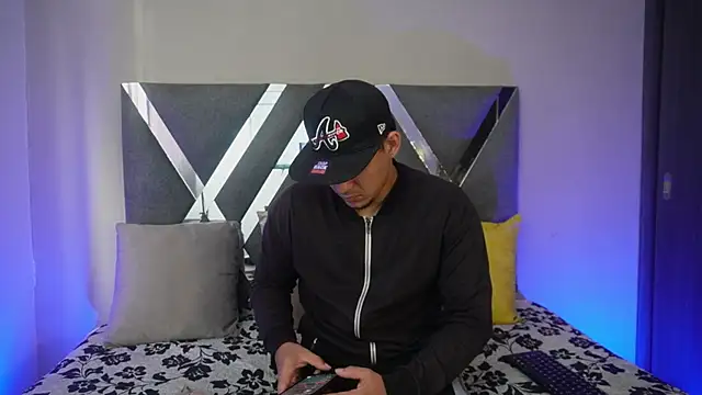 Snapshot of massimo_vidal_ chatting on September 2025 12:10:01 PM massimo vidal online show from September 2025 12:10:01 PM