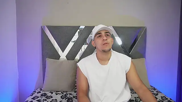 Snapshot of massimo_vidal_ chatting on October 2025 12:22:02 PM massimo vidal online show from October 2025 12:22:02 PM