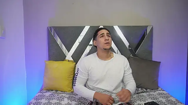 massimo vidal  online show from October 2025 03:58:02 AM