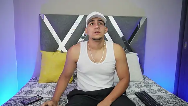 Snapshot of massimo_vidal_ chatting on October 2025 12:57:02 PM massimo vidal online show from October 2025 12:57:02 PM