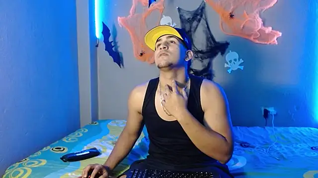 Snapshot of massimo_vidal_ chatting on October 2025 05:19:02 PM massimo vidal online show from October 2025 05:19:02 PM