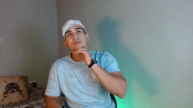 Snapshot of massimo_vidal_ chatting on November 2025 04:01:01 AM massimo vidal online show from November 2025 04:01:01 AM