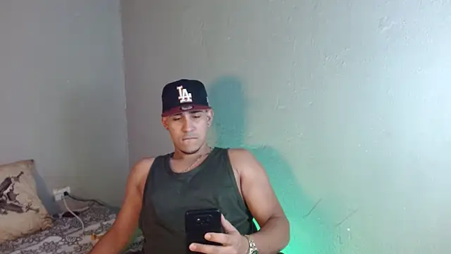 Snapshot of massimo_vidal_ chatting on November 2025 02:54:02 AM massimo vidal online show from November 2025 02:54:02 AM