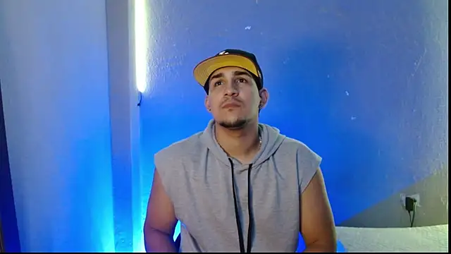 massimo vidal  online show from December 2025 03:27:02 AM