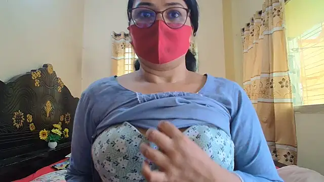 Snapshot of Elena_cruz5 chatting on June 2026 04:10:02 AM Elena cruz5 online show from June 2026 04:10:02 AM