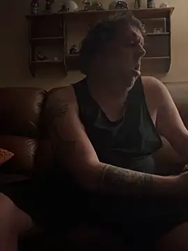 Stephanie1984 online show from April 2026 03:33:01 AM