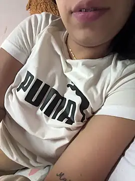 lulizoee online show from April 2026 05:35:02 PM