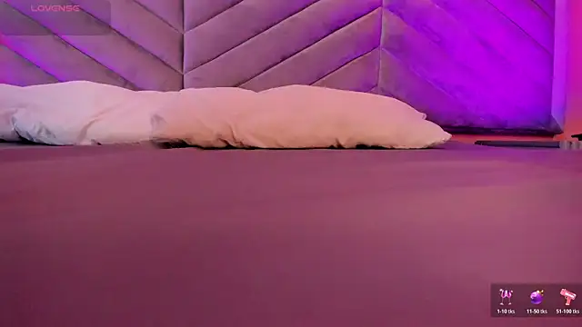 Mia Valentine  online show from November 2025 08:32:01 PM