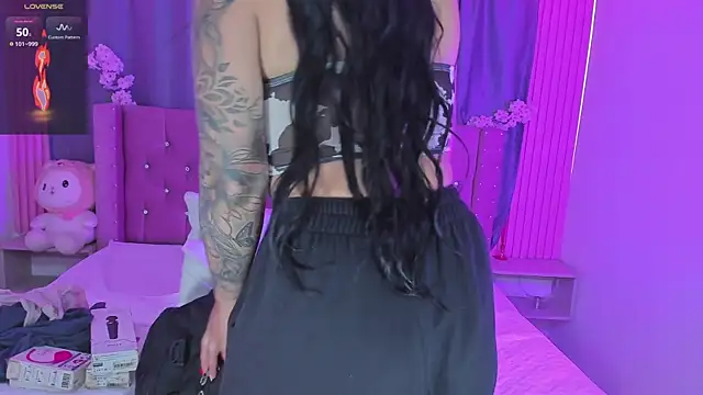 Nayla-Mouna online show from April 2026 12:11:02 PM