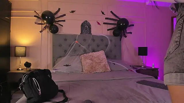 ALICESANDOVAL online show from November 2025 11:32:02 AM