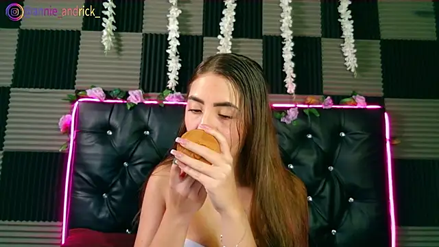 Snapshot of _leda_swan_ chatting on February 2026 01:11:01 PM leda swan online show from February 2026 01:11:01 PM