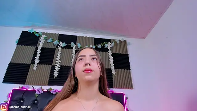 Snapshot of _leda_swan_ chatting on June 2026 11:05:01 AM leda swan online show from June 2026 11:05:01 AM