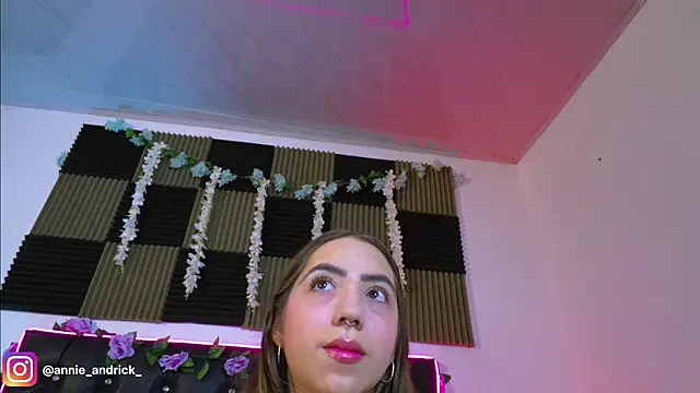 Snapshot of _leda_swan_ chatting on July 2026 10:09:01 AM leda swan online show from July 2026 10:09:01 AM